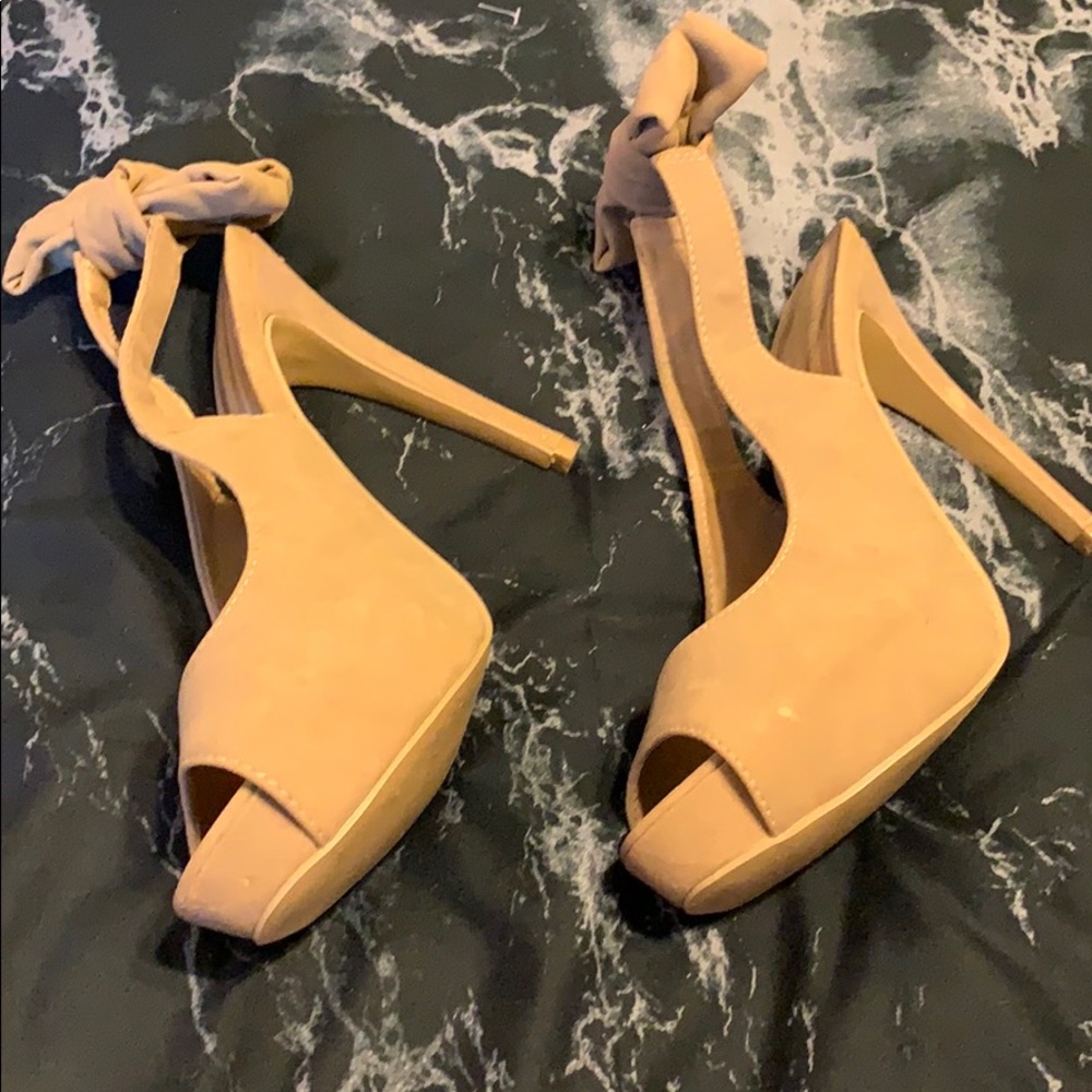 Shoes worn a couple of times